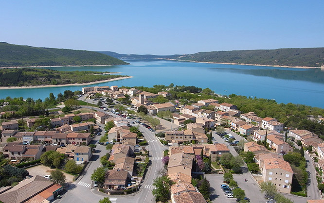 Le village de Bauduen